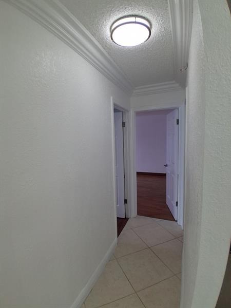 Building Photo - 110 Cypress Club Dr
