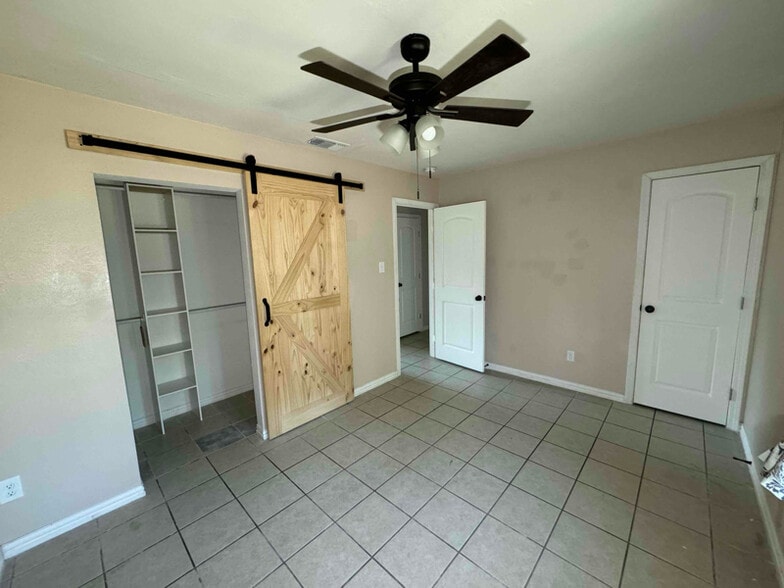 Building Photo - 8108 Happy Trail