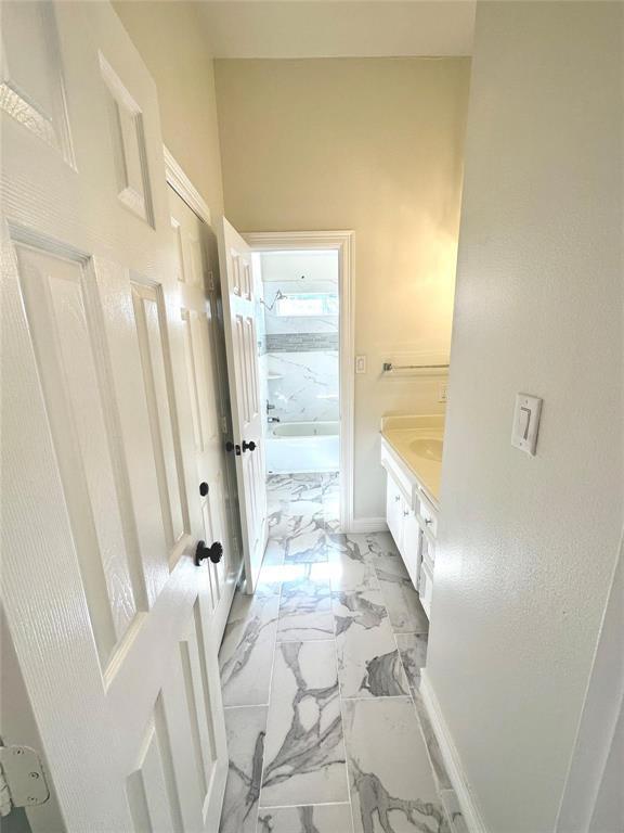 Building Photo - 5519 Bridlewood Dr