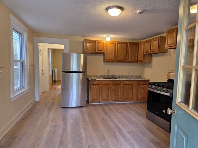 Building Photo - 153 Hamilton St