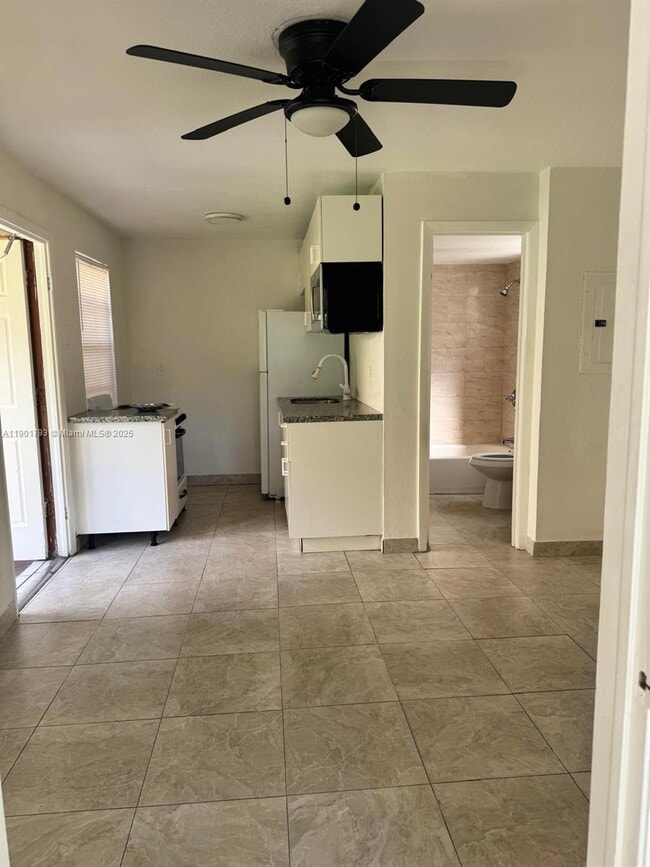 Building Photo - 1036 NW 3rd St