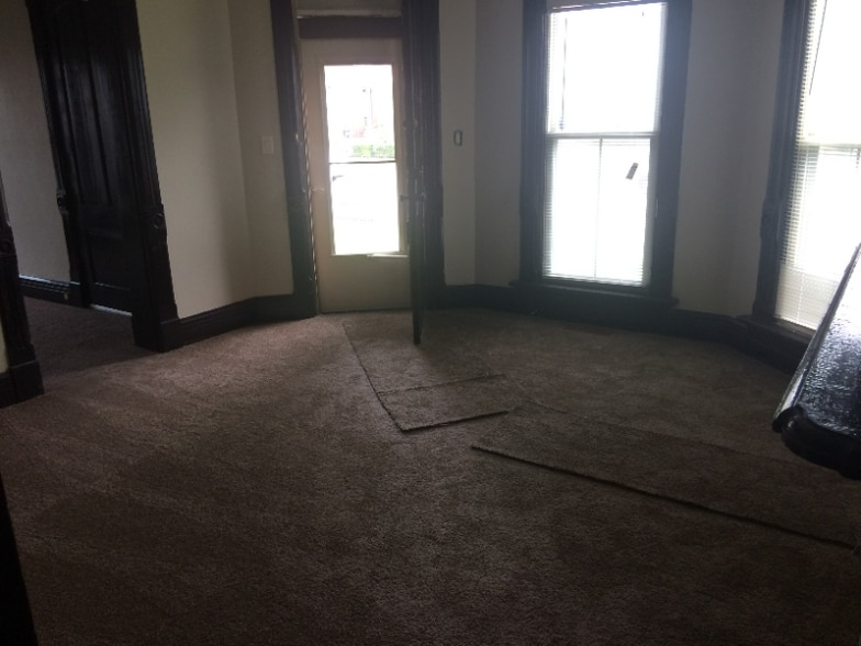 Building Photo - 227 James St