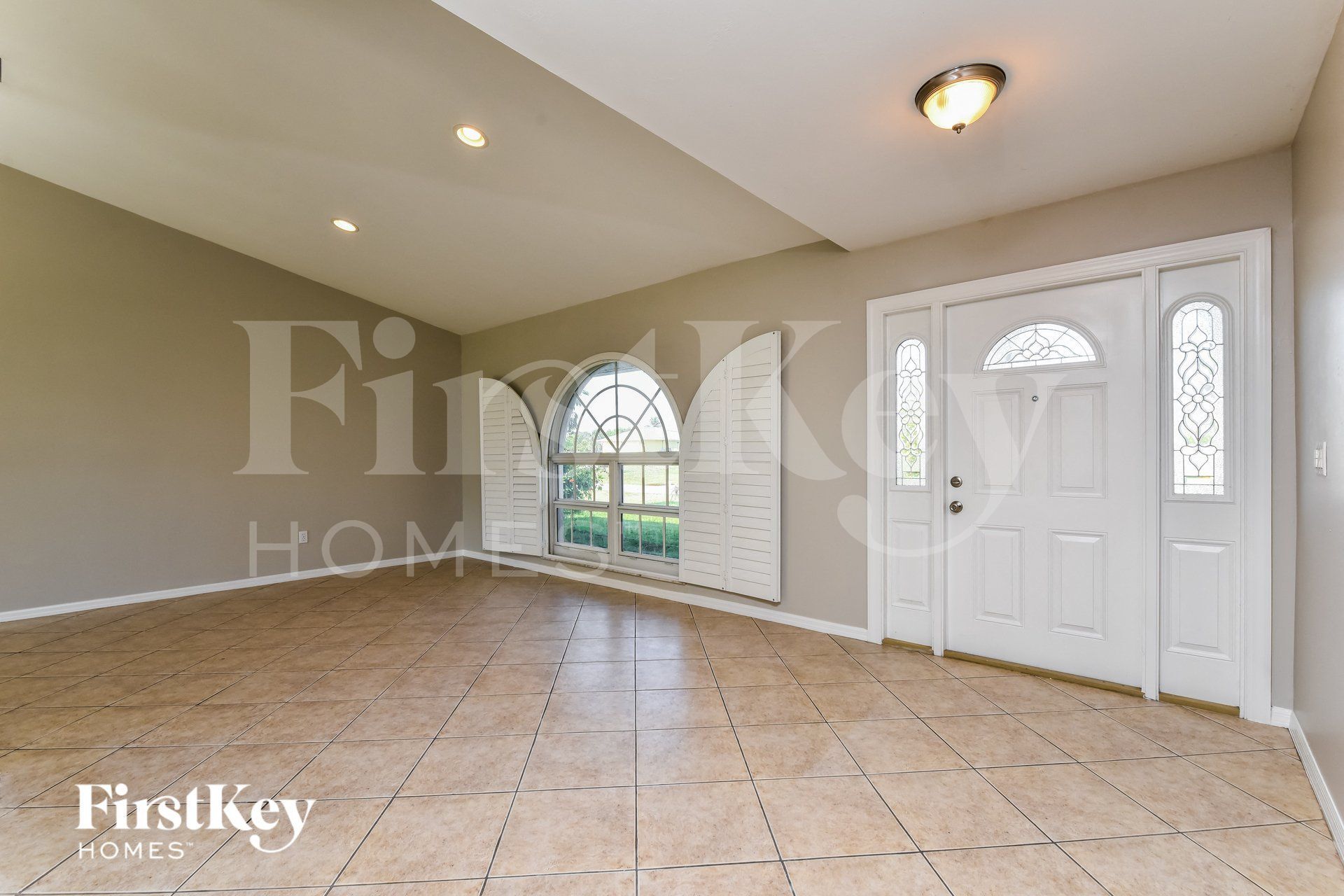 Building Photo - 633 SW 9th Ave