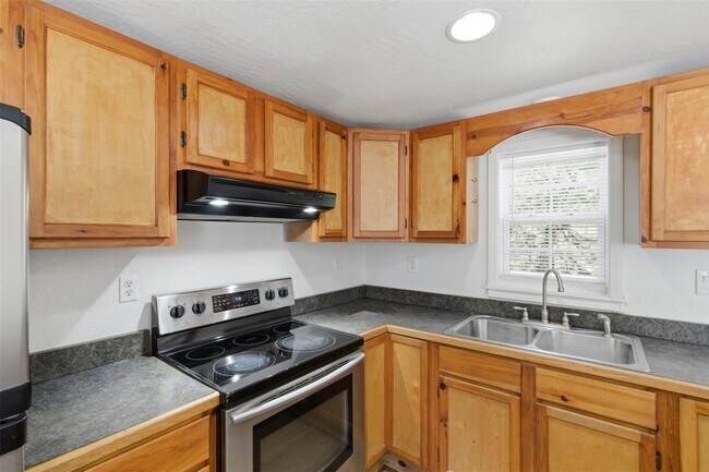 Building Photo - 105 Lazy Ike Ln