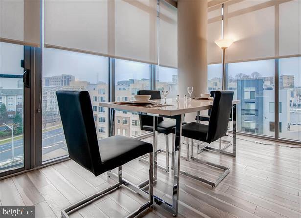 Building Photo - 8231 Crestwood Heights Dr