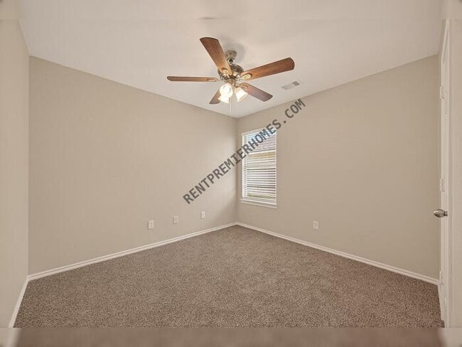 Building Photo - 2730 Morgensen Dr