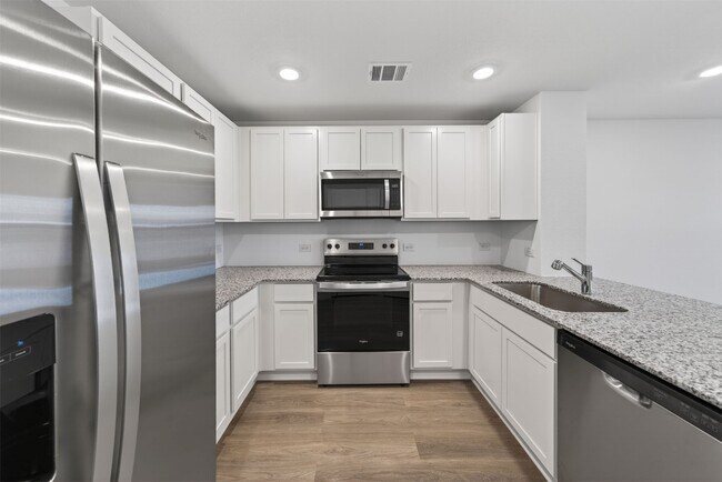 Building Photo - 12239 Shield Crest Ct