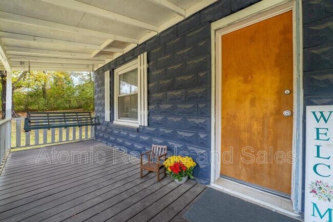 Building Photo - 614 E Brushy Valley Dr