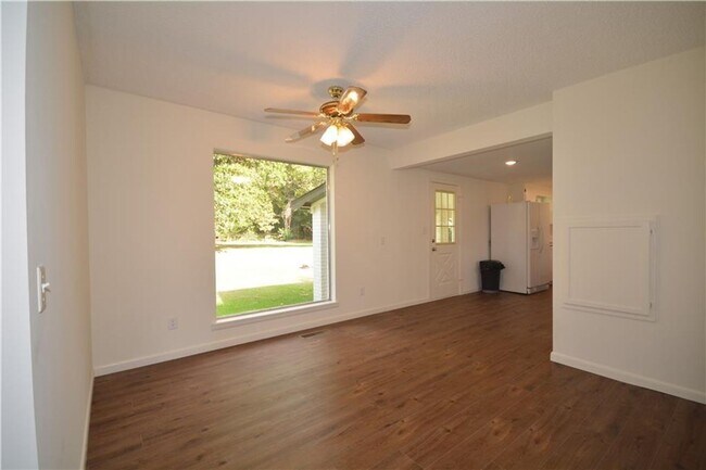 Building Photo - Secluded 3 Bedroom Home Near Lake Fayettev...