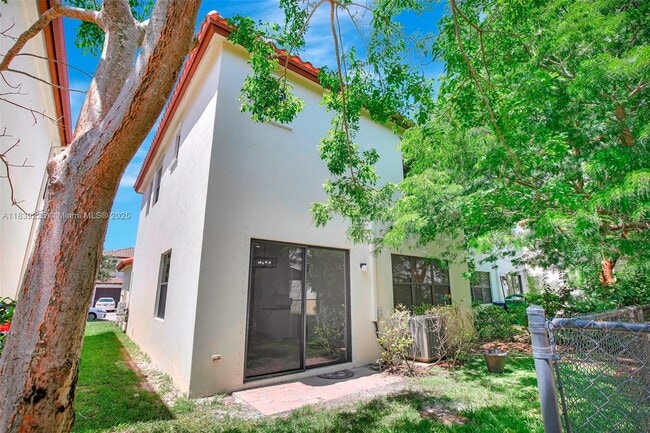 Building Photo - 9135 SW 36th Mnr
