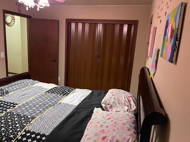 Building Photo - 113 Alton Dr