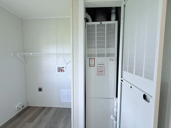 Building Photo - 29909 Flushing Dr