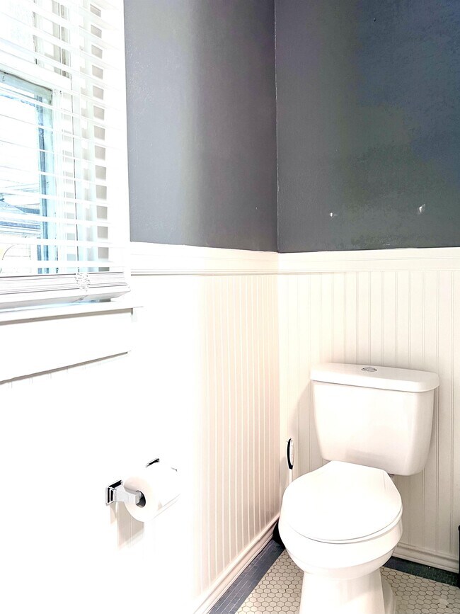 Building Photo - 2808 Morrow Ave