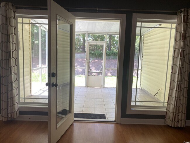 Building Photo - 160 Molinia Dr