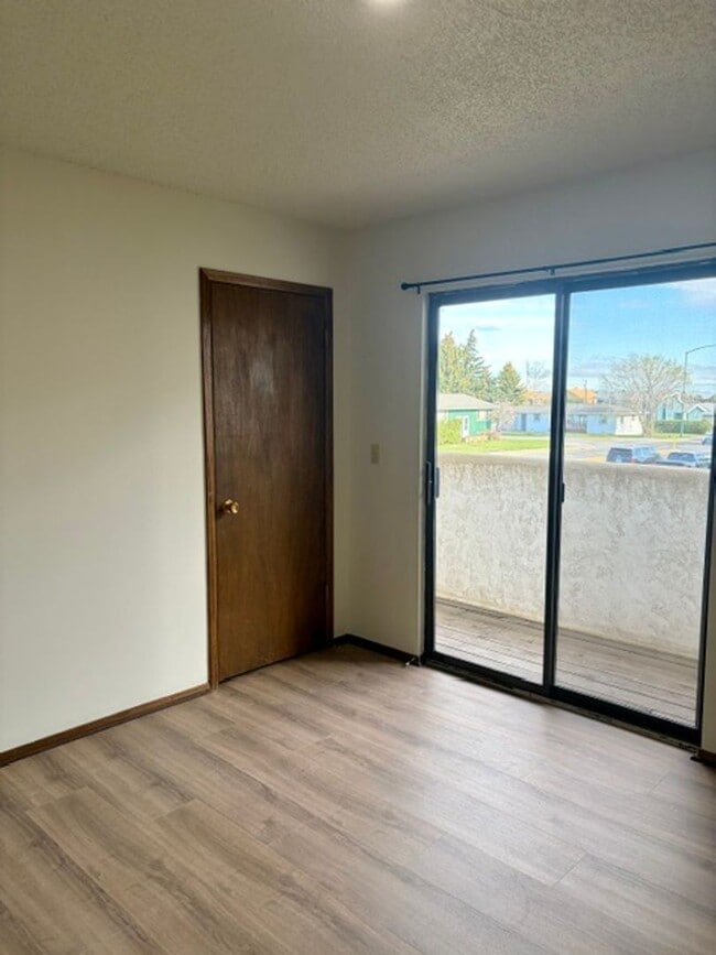 Building Photo - NEWLY UPDATED 2-Bed / 1-Bath Home – Bozeman, MT