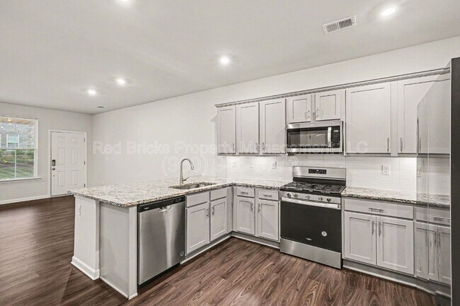 Building Photo - 8009 Whitegrove Rd