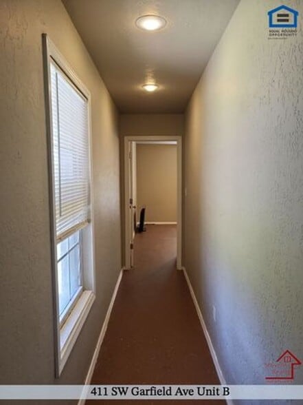 Building Photo - 411 SW Garfield Ave