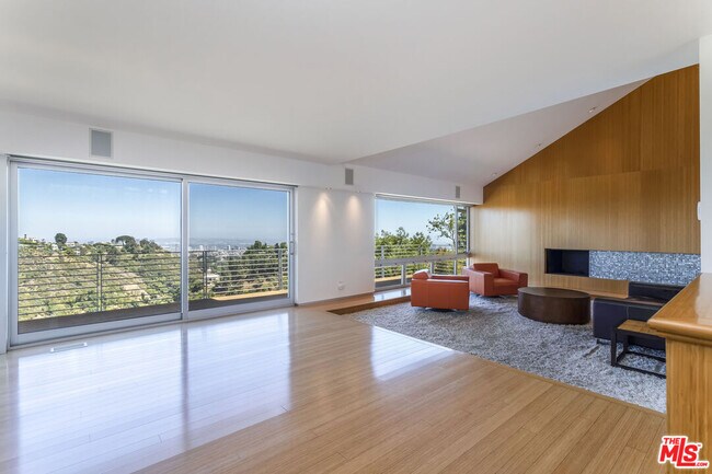 Building Photo - 1260 Linda Flora Dr