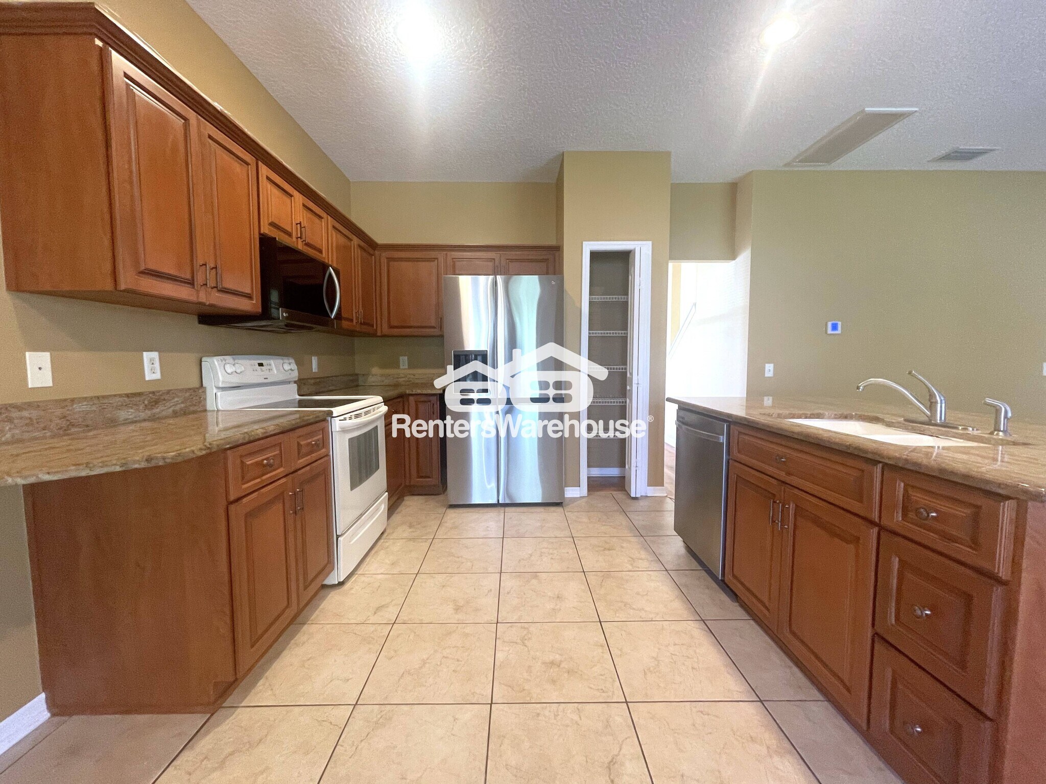 Building Photo - 884 Addison Dr NE