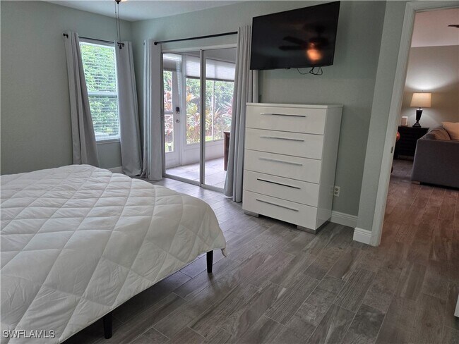 Building Photo - 22161 Tallwood Ct