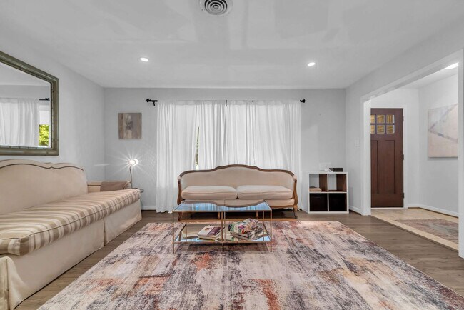 Building Photo - 5403 Carew St