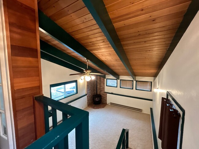 Building Photo - 3 Bedroom / 2 Bathroom in Bend's Orchard D...
