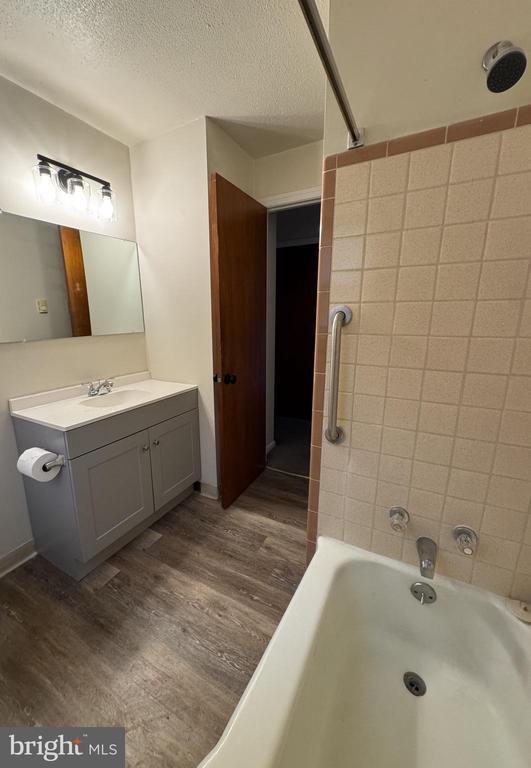 Building Photo - 23 Orchard Hills Dr