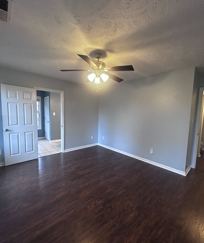 Building Photo - 137 Haywood Dr