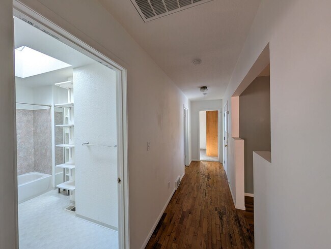Building Photo - 5bd/2ba Burien Home