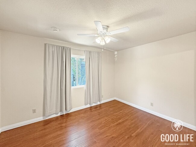 Building Photo - Modern Second-Story 2B/2BA in the Heart of San Diego with Resort-Style Amenities.