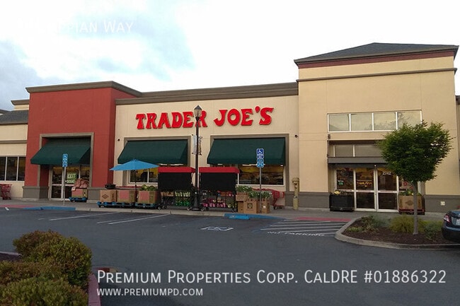 Building Photo - 934 Appian Way