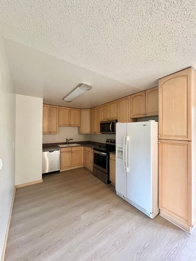 Building Photo - Charming 2 Story Soquel Condo