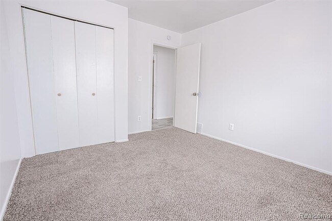 Building Photo - 6627 Orange Ln