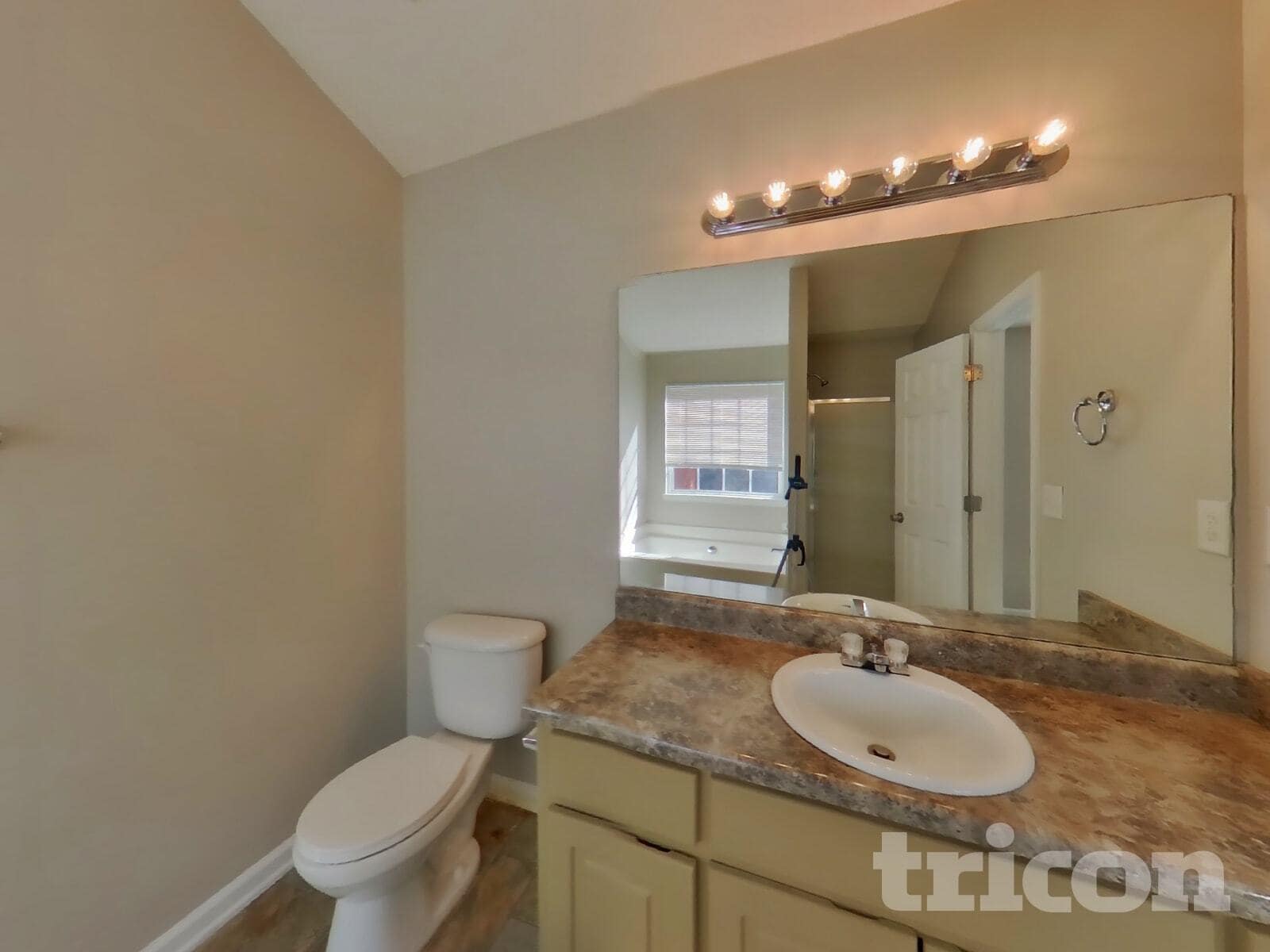 Building Photo - 455 Thistle Cove