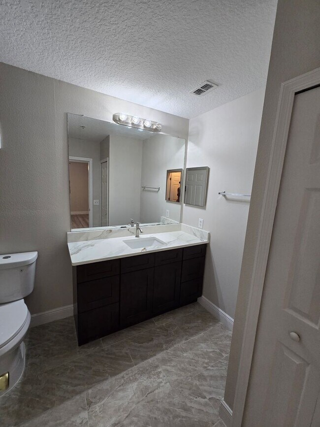 Building Photo - 6578 Swissco Dr