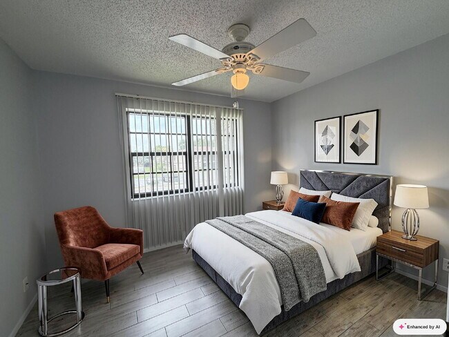 Building Photo - "2-Bed, 2-Bath Condo in Oaks IV - Your Cozy 899 Sq. Ft. Haven Awaits!"