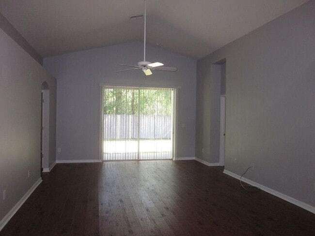 Building Photo - CHAPEL PINES