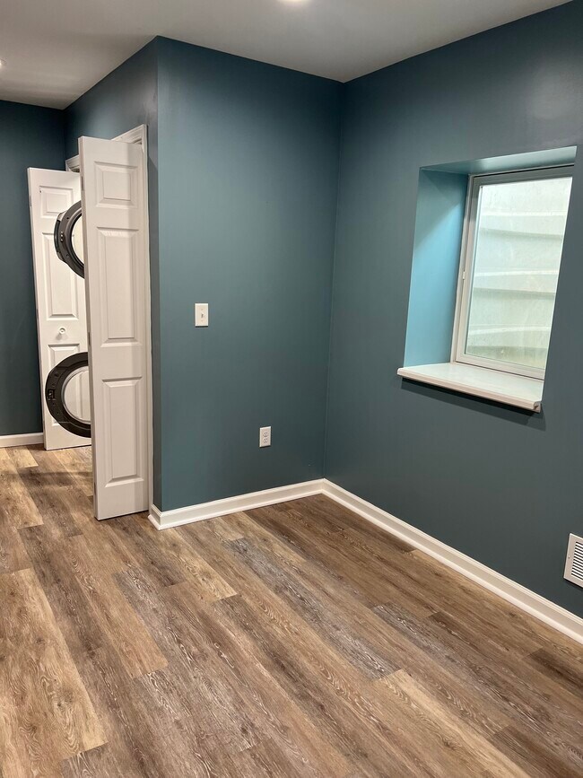 Building Photo - 443 South St