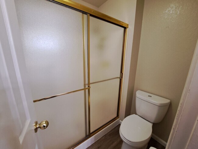 Building Photo - 143 Buttercup Cir