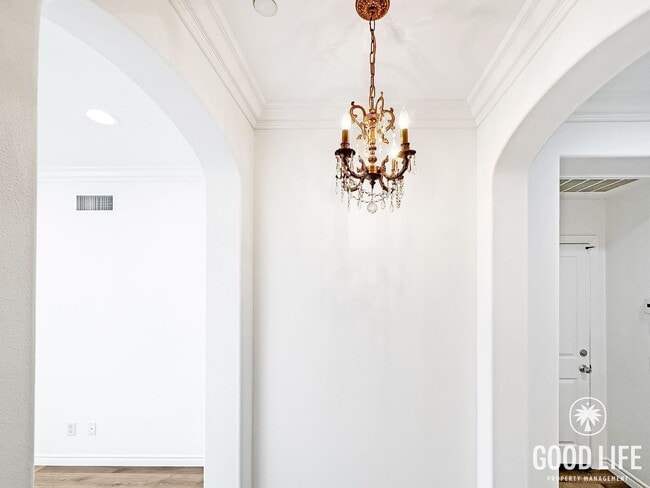 Building Photo - Highly Desired Irvine Living | 3-Bed, Office, Gated Community