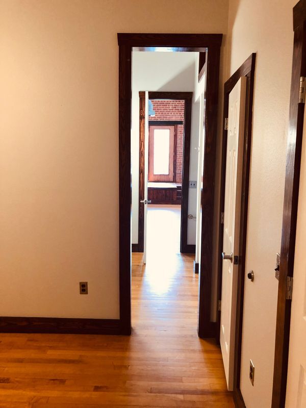 Building Photo - 115 E Tyler St