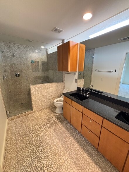 Building Photo - 4213 Dickason Ave