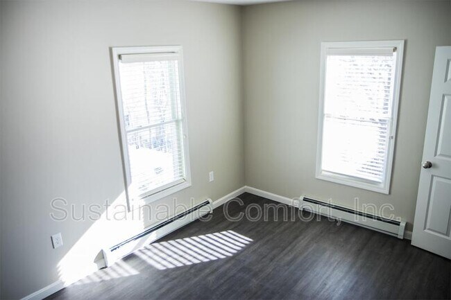 Building Photo - 44 Gage St