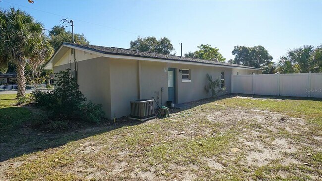 Building Photo - 1517 N Grandview St
