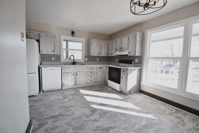 Building Photo - Coming Soon: 3 Bedroom 2.5 Bathroom on Over 2 Acres and Zoned for Horses