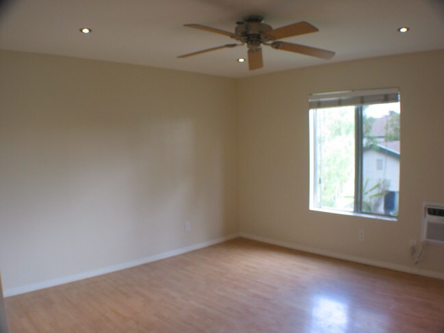 Building Photo - 23236 Orange Ave