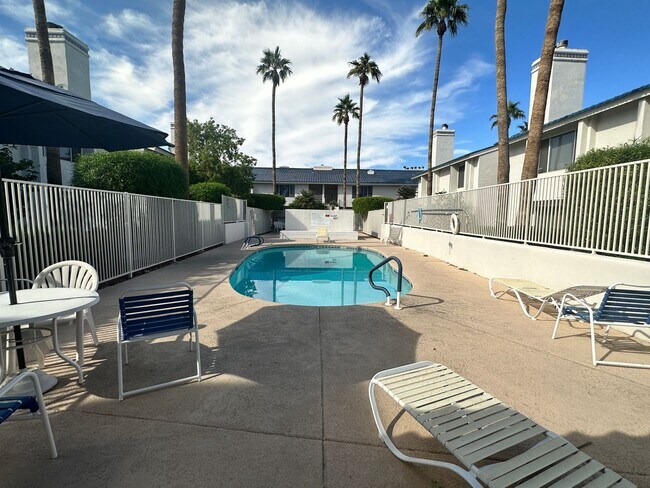 Building Photo - Beautiful 2-bedroom, 2-bathroom condo alon...