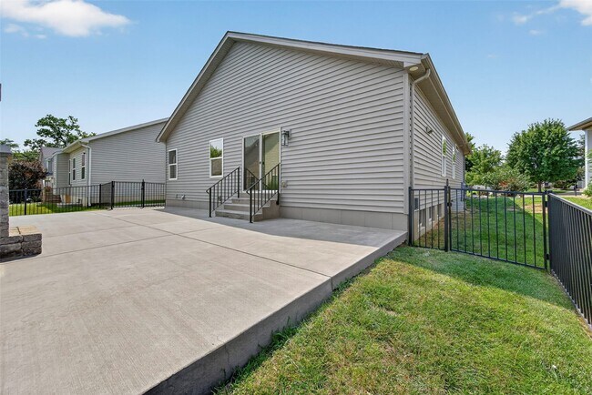 Building Photo - 15 Country Trail Ct