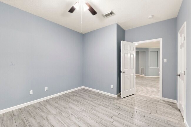 Building Photo - 5707 Overton Park Dr