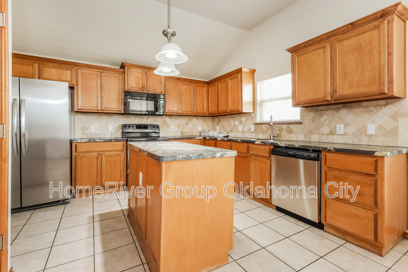 Building Photo - 2512 NW 179th Ct